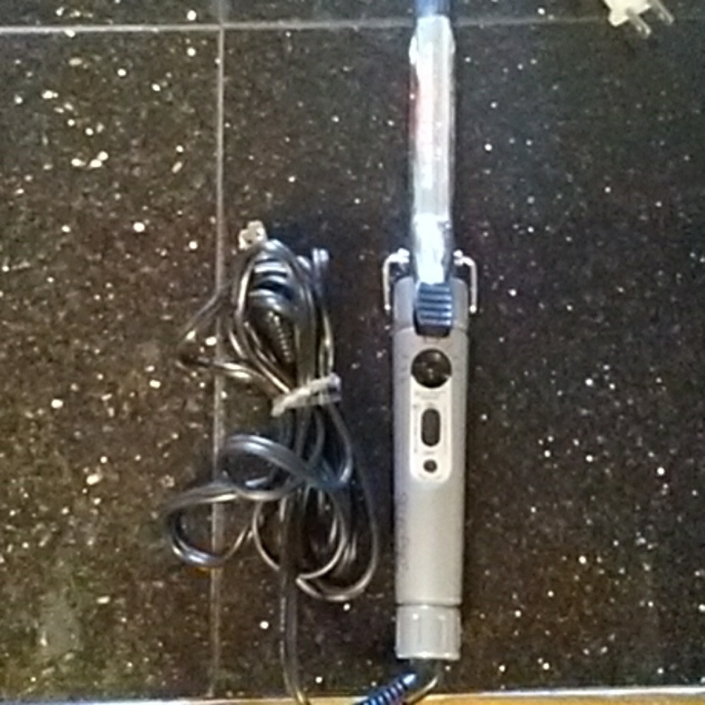 1 in. Curling iron. By "Select Pro" like New